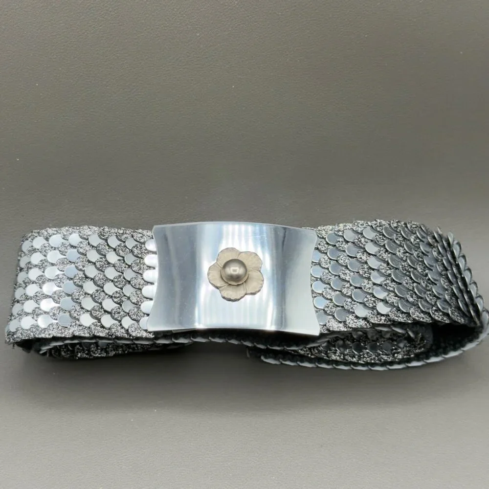 Vintage Women's Belt Small Medium Silver Fish Scale Metal Stretch Floral Buckle